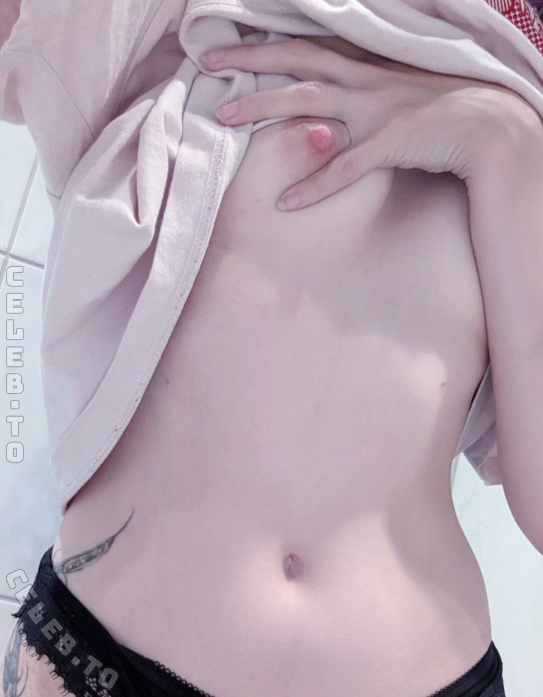 Miss.Fullmoon nude photo 1