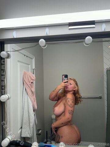 Misshortcake nude photo 19
