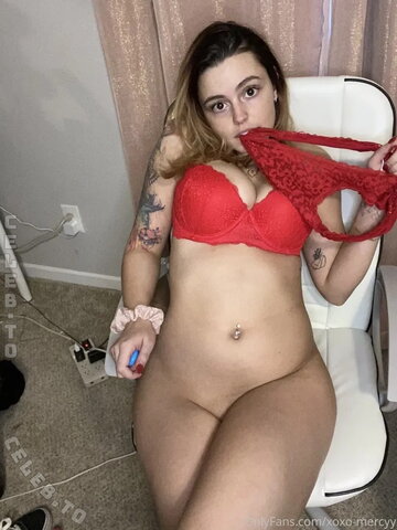 Missmercyy nude photo 4
