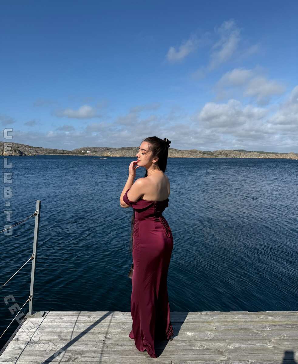 MissMikkaa nude photo 4