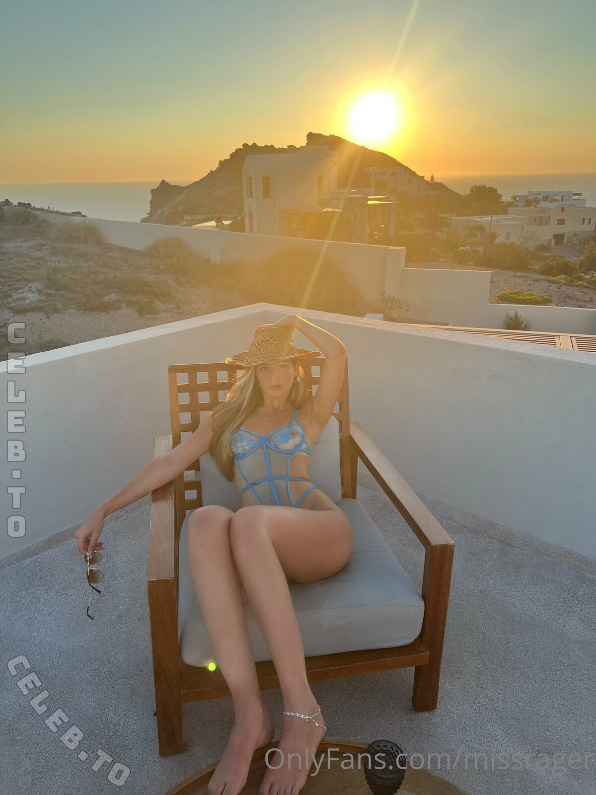 MissRager nude photo 2