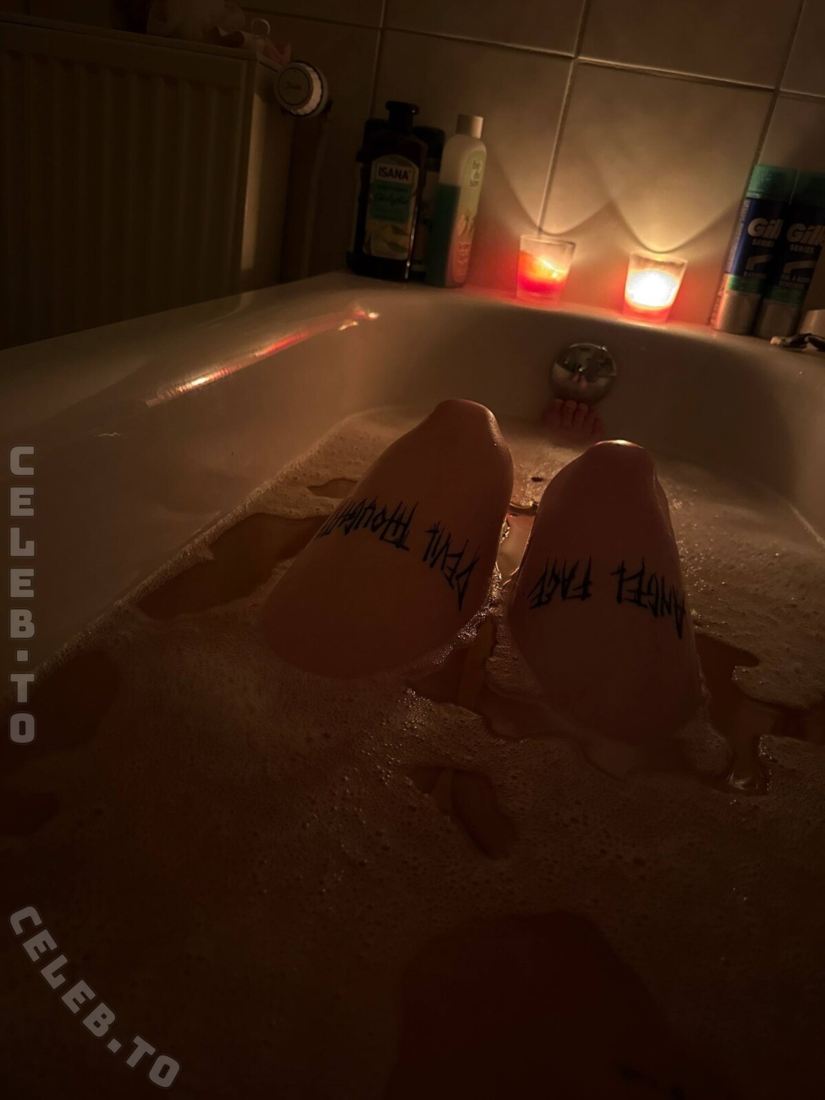 MissSarahXO nude photo 10