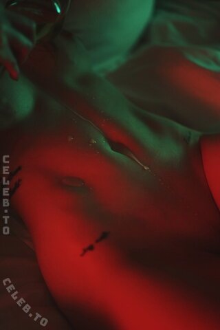 MissSarahXO nude photo 9