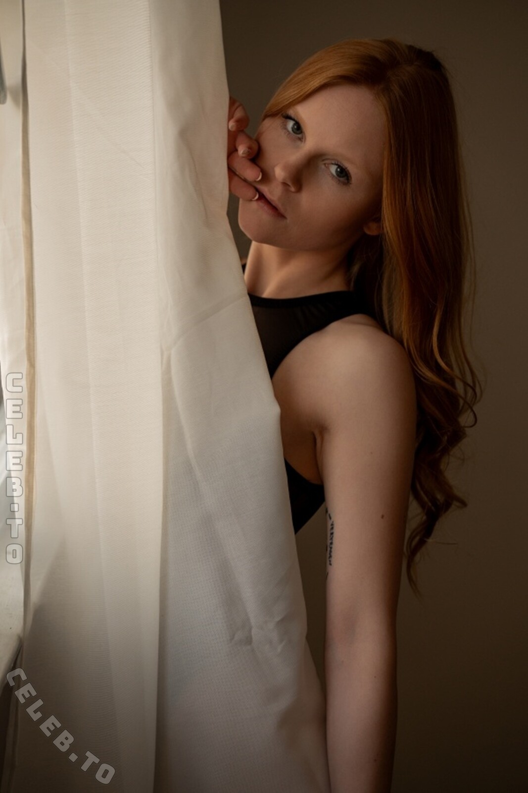 MissSarahXO nude photo 4