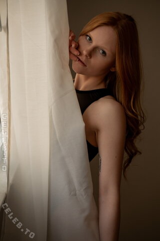 MissSarahXO nude photo 7