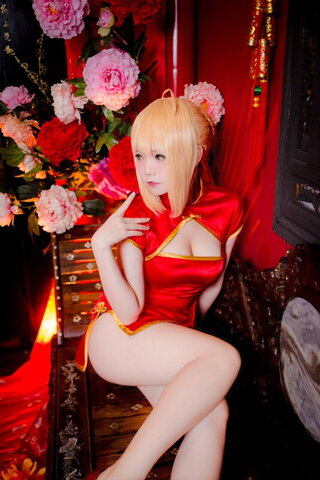 Miu nude photo 12