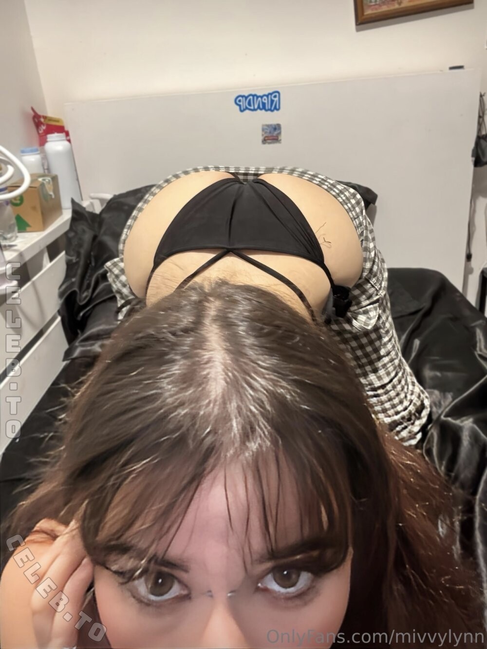 Mivvywivvy nude photo 1