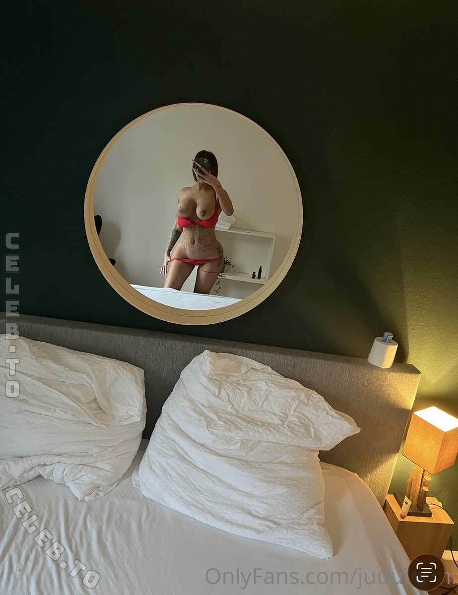 Mly.Offiziell nude photo 4