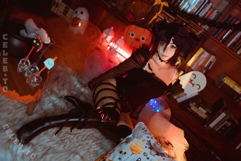 MochiChuu - Halloween Mona
