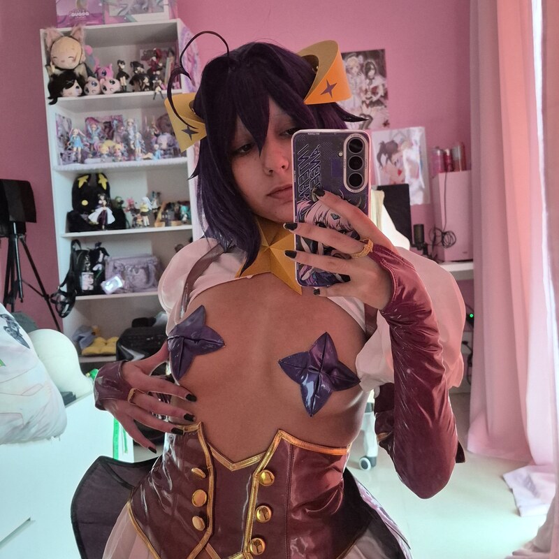 moeayuyu nude photo 3