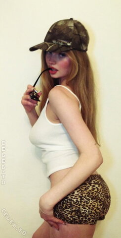 moechtegernmieze nude photo 23