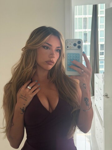 mole nude photo 5