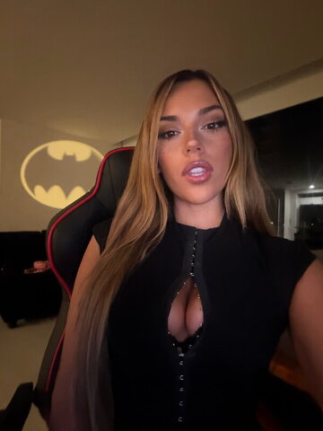 mole nude photo 2