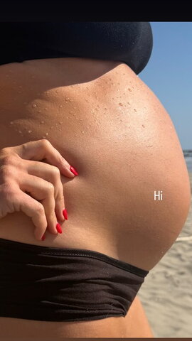 Molly Baz Hot (1 photo)