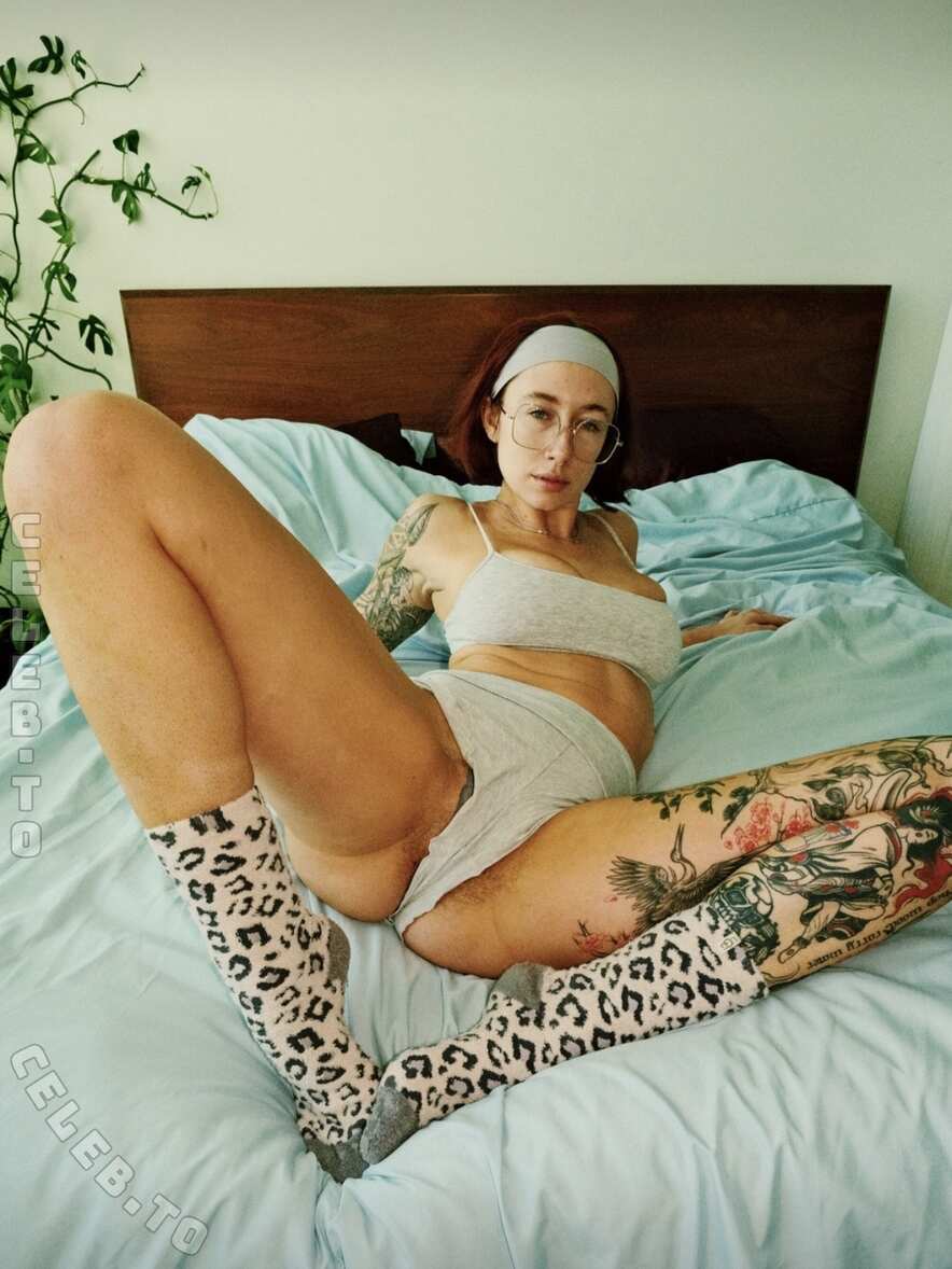 Molly Dixx nude photo 6