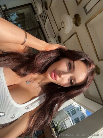 Molly Eskam Sexy (3 photos)