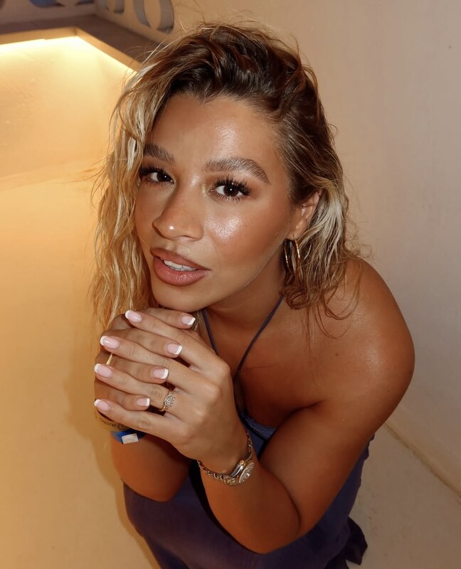 Molly Rainford nude photo 2
