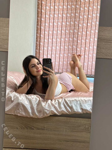 Molly Ray nude photo 2