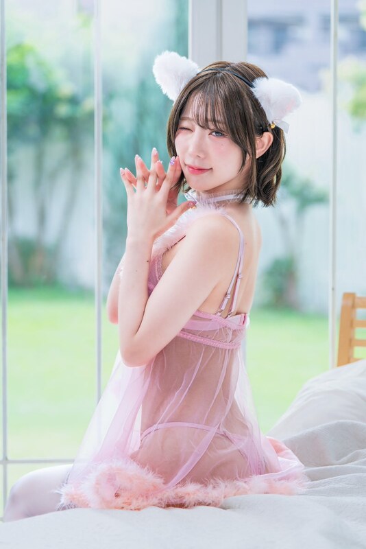 Momota Uta nude photo 1