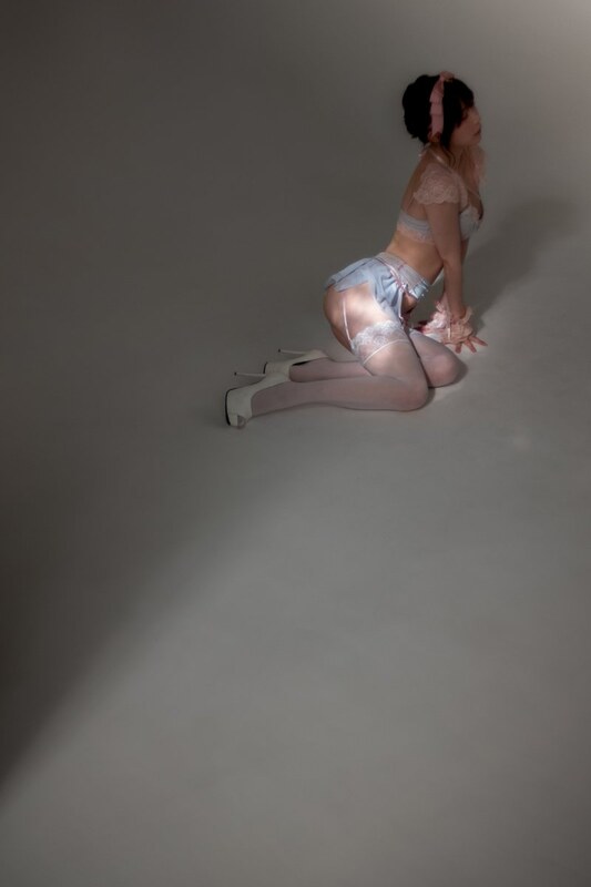 Momota Uta nude photo 3