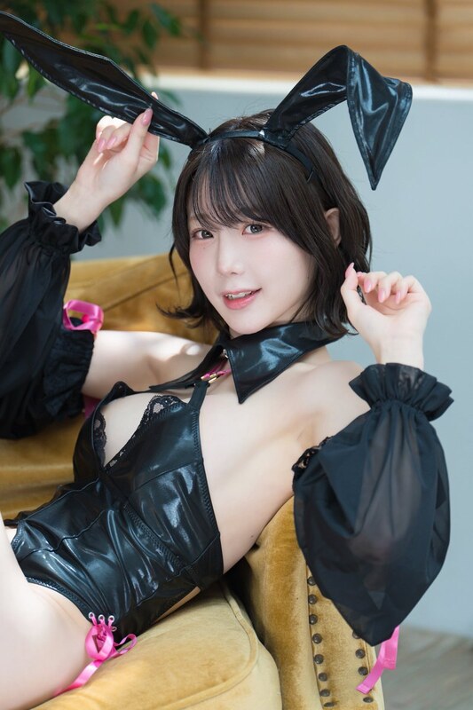 Momota Uta nude photo 7