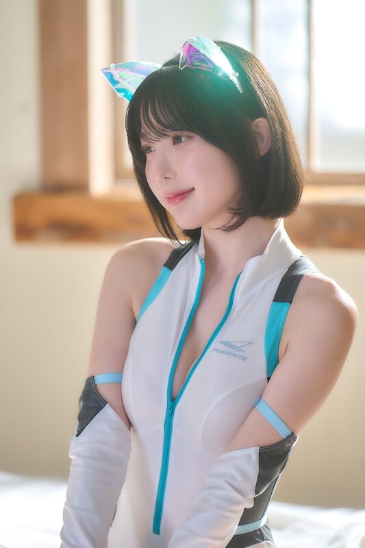 Momota Uta nude photo 1