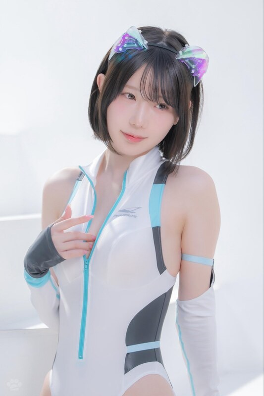 Momota Uta nude photo 21