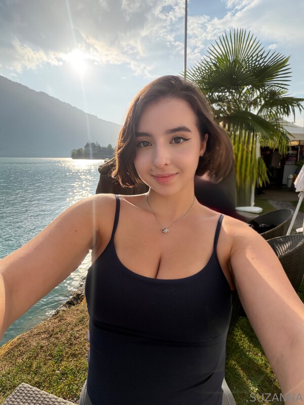 monamity nude photo 5