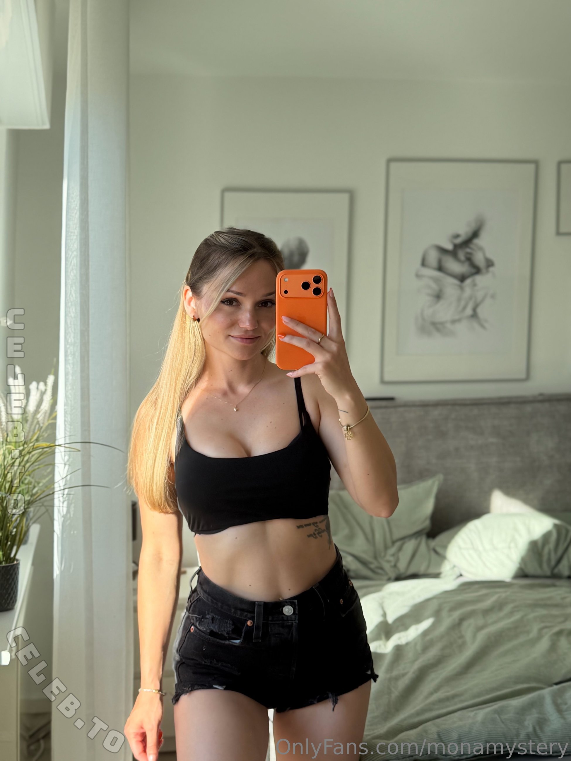 MonaMystery nude photo 4