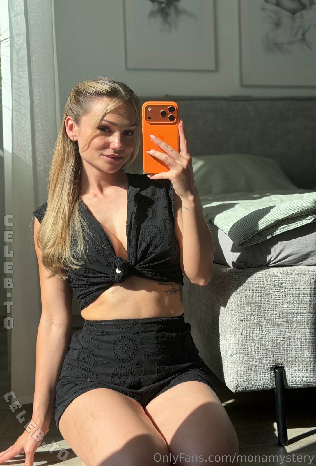 MonaMystery nude photo 2