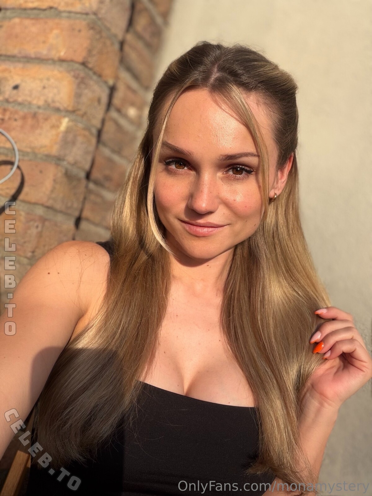 MonaMystery nude photo 3