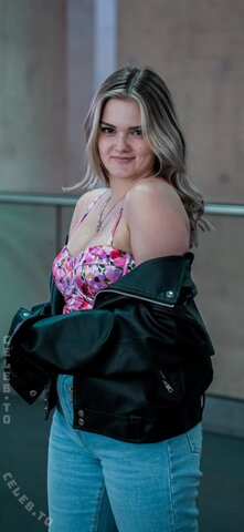 Mondwika nude photo 32