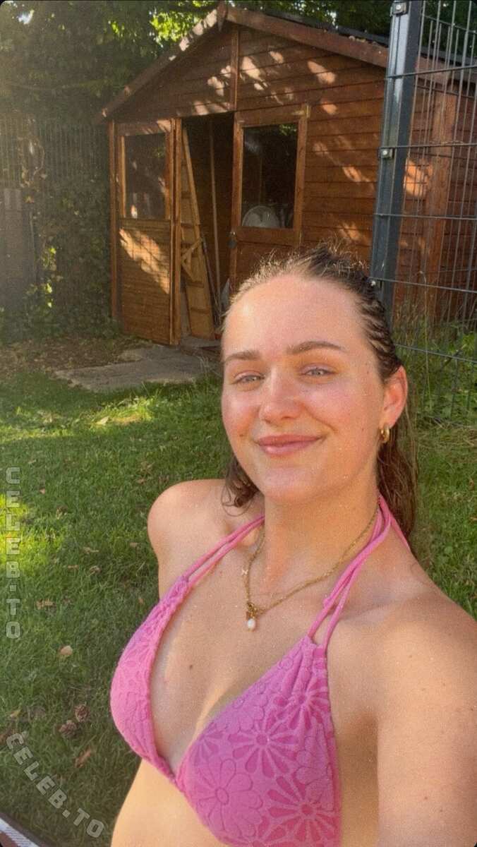Mone Mahoni nude photo 1