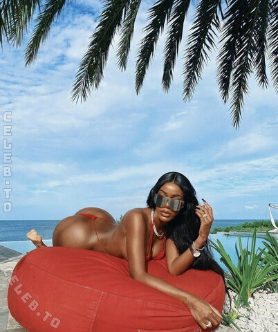 Monifa Jansen nude