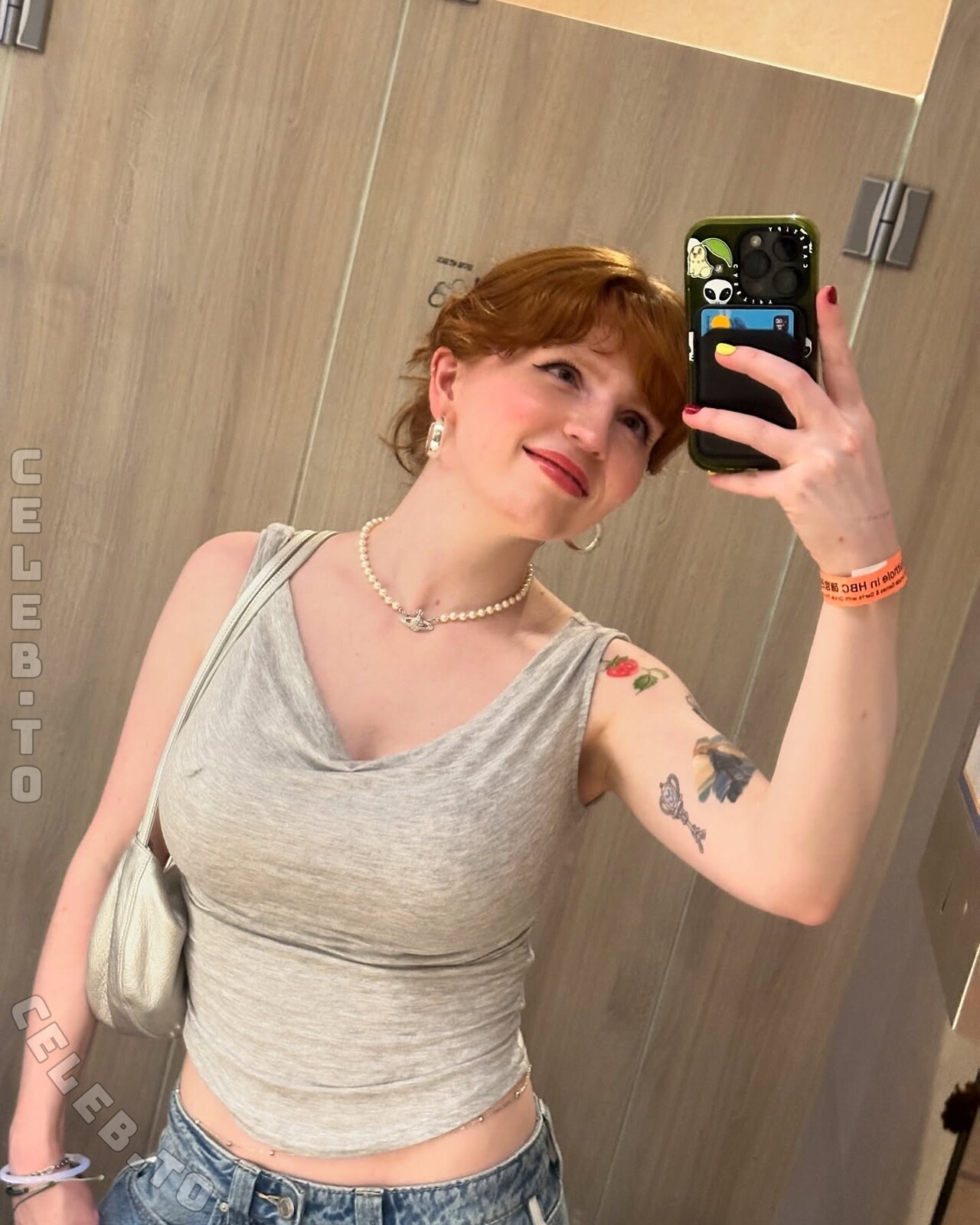 monominji nude photo 4