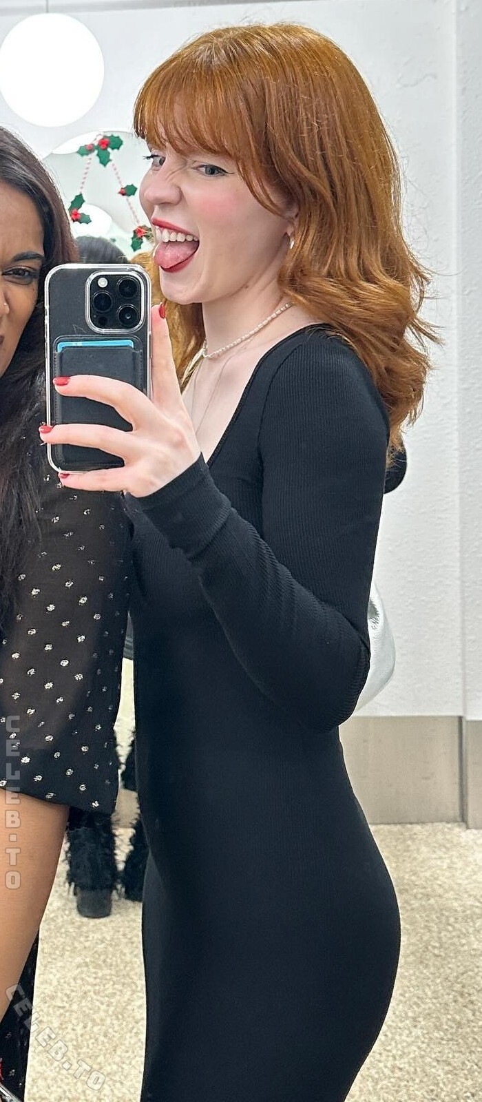 monominji nude photo 3