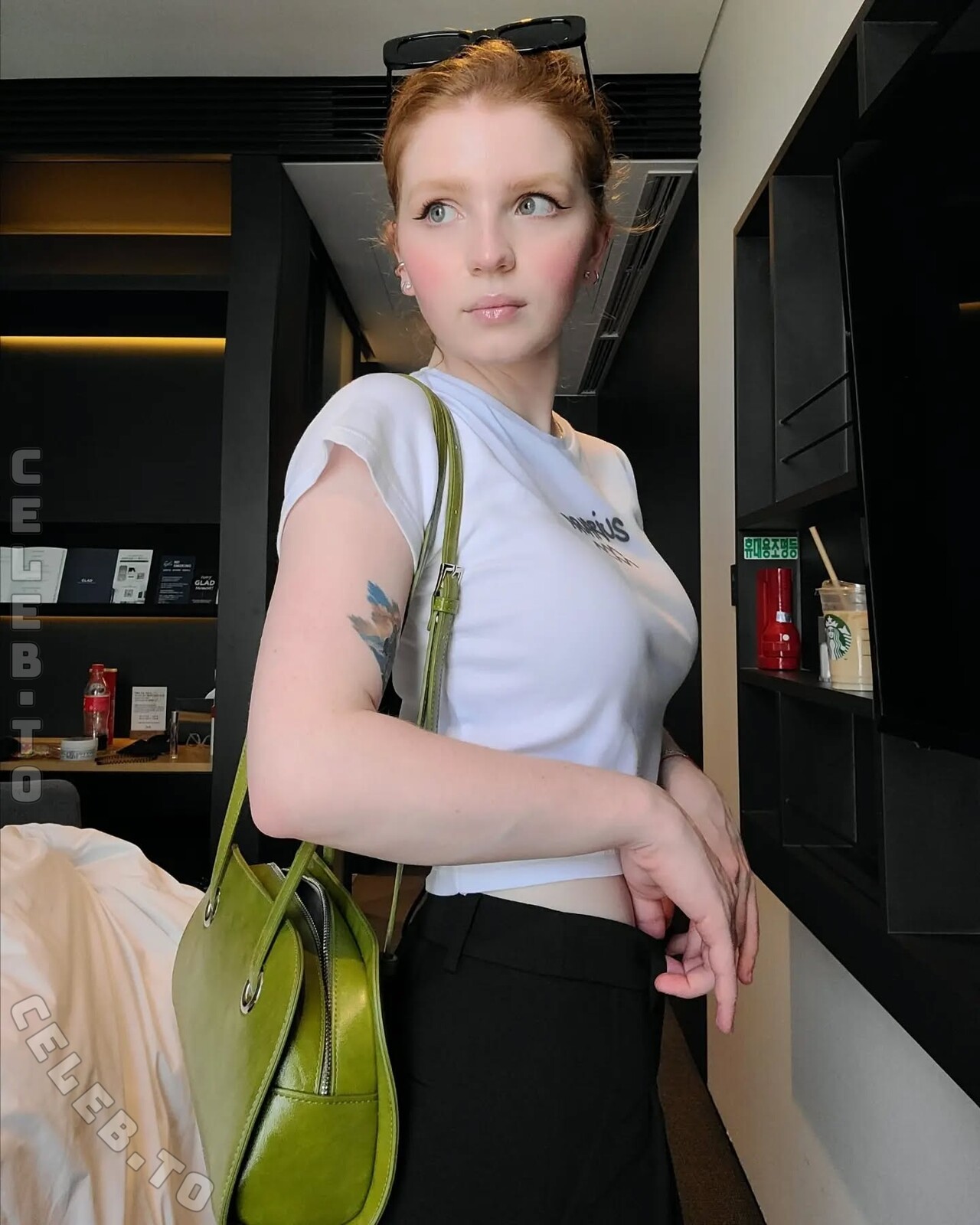 monominji nude photo 11