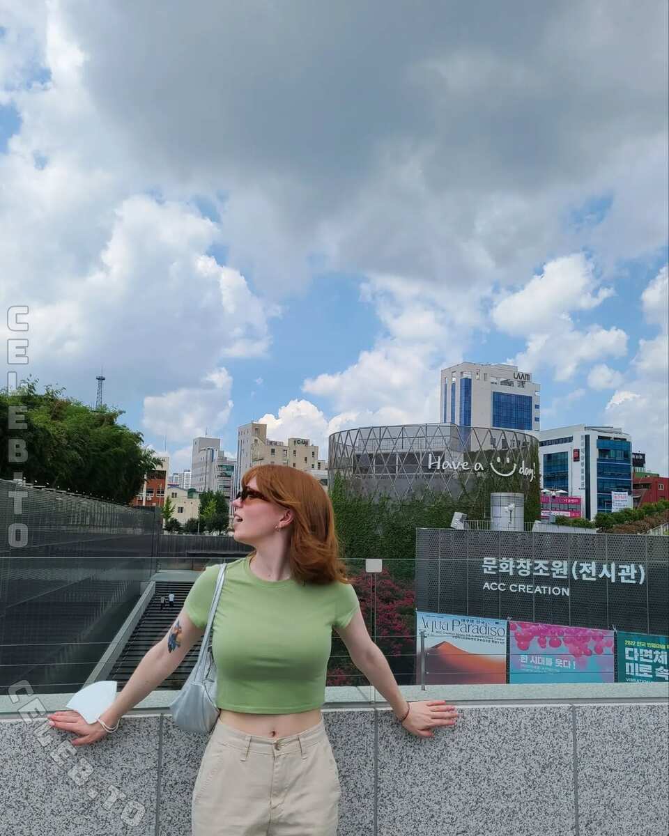 monominji nude photo 15