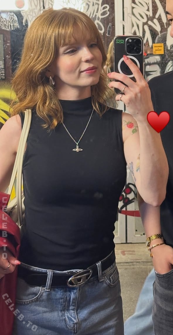 monominji nude photo 1