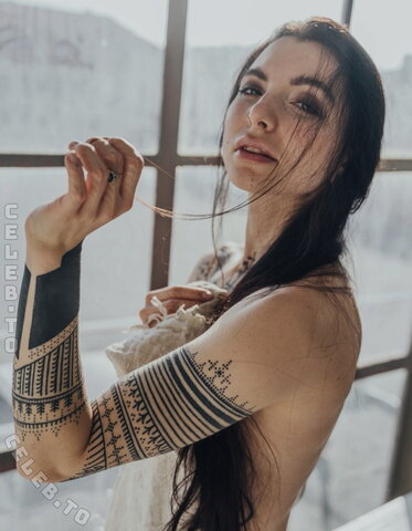 Moona.Autumn nude photo 16