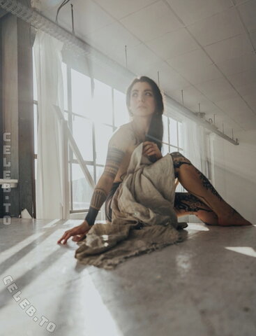 Moona.Autumn nude photo 13