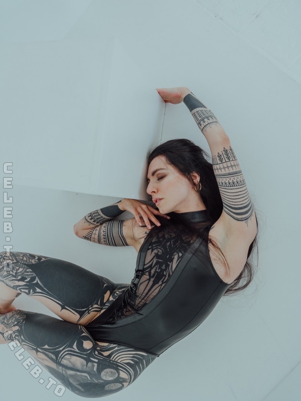 Moona.Autumn nude photo 5