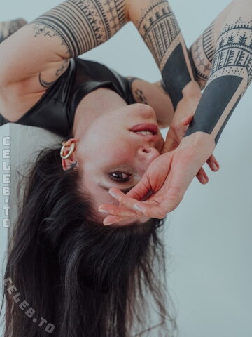 Moona.Autumn nude photo 5