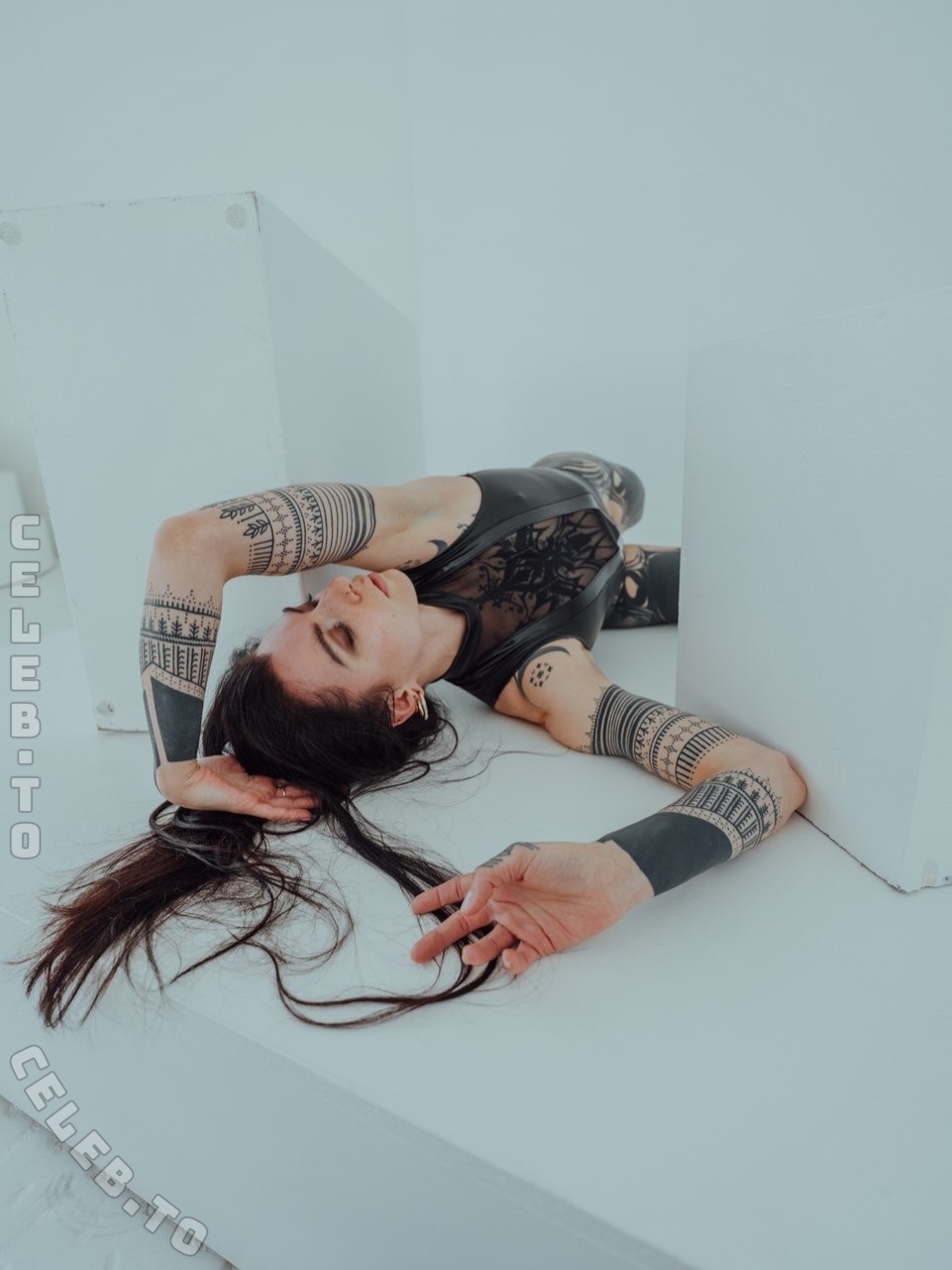 Moona.Autumn nude photo 10
