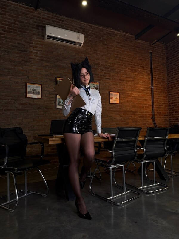 Moondays nude photo 6
