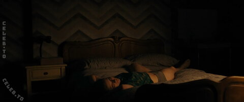 Morfydd Clark nude photo 7