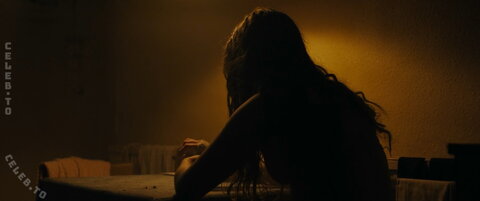 Morfydd Clark nude photo 5