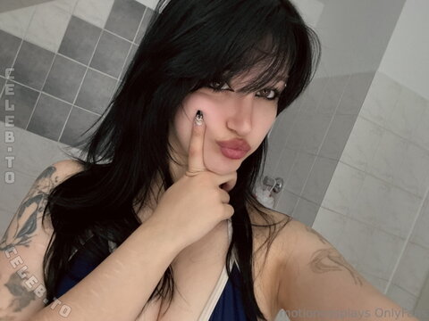 Motioncosplays photo 2