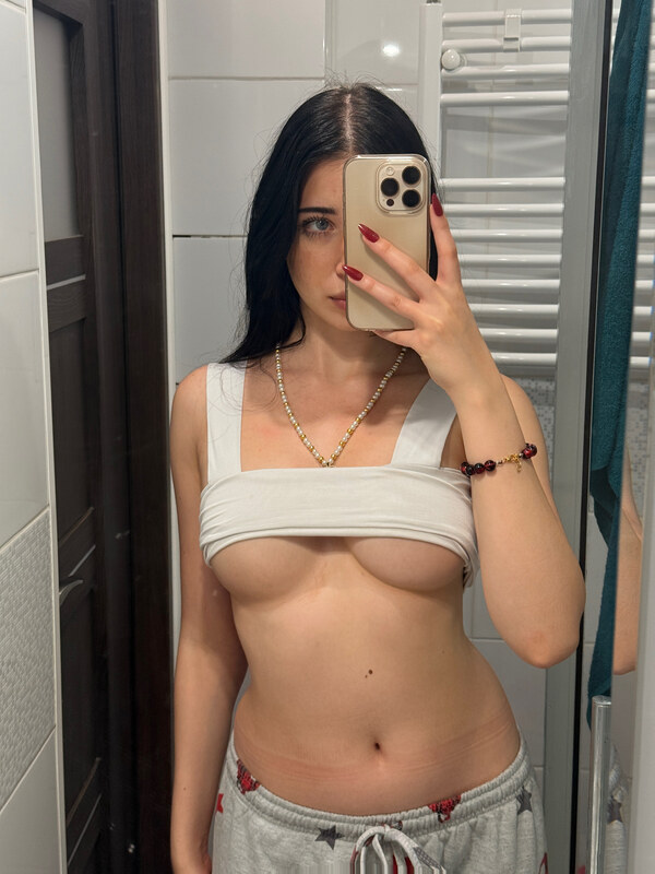 mozechii nude photo 10