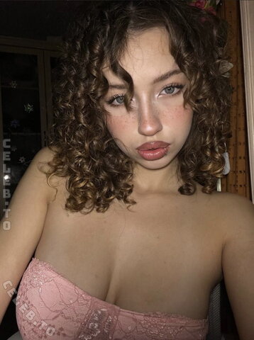 mpretty nude photo 3